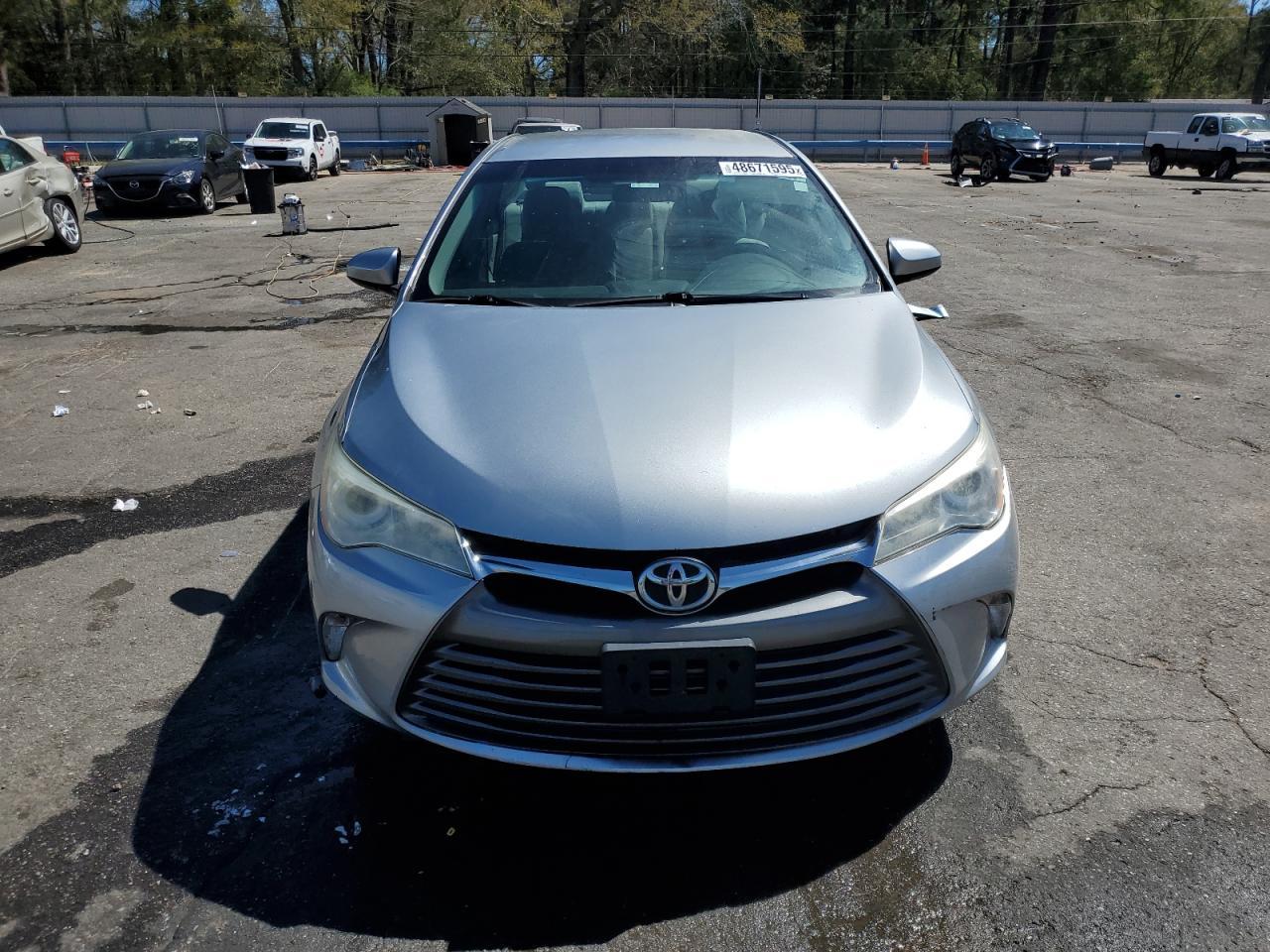 2016 Toyota Camry Le - Фото 5