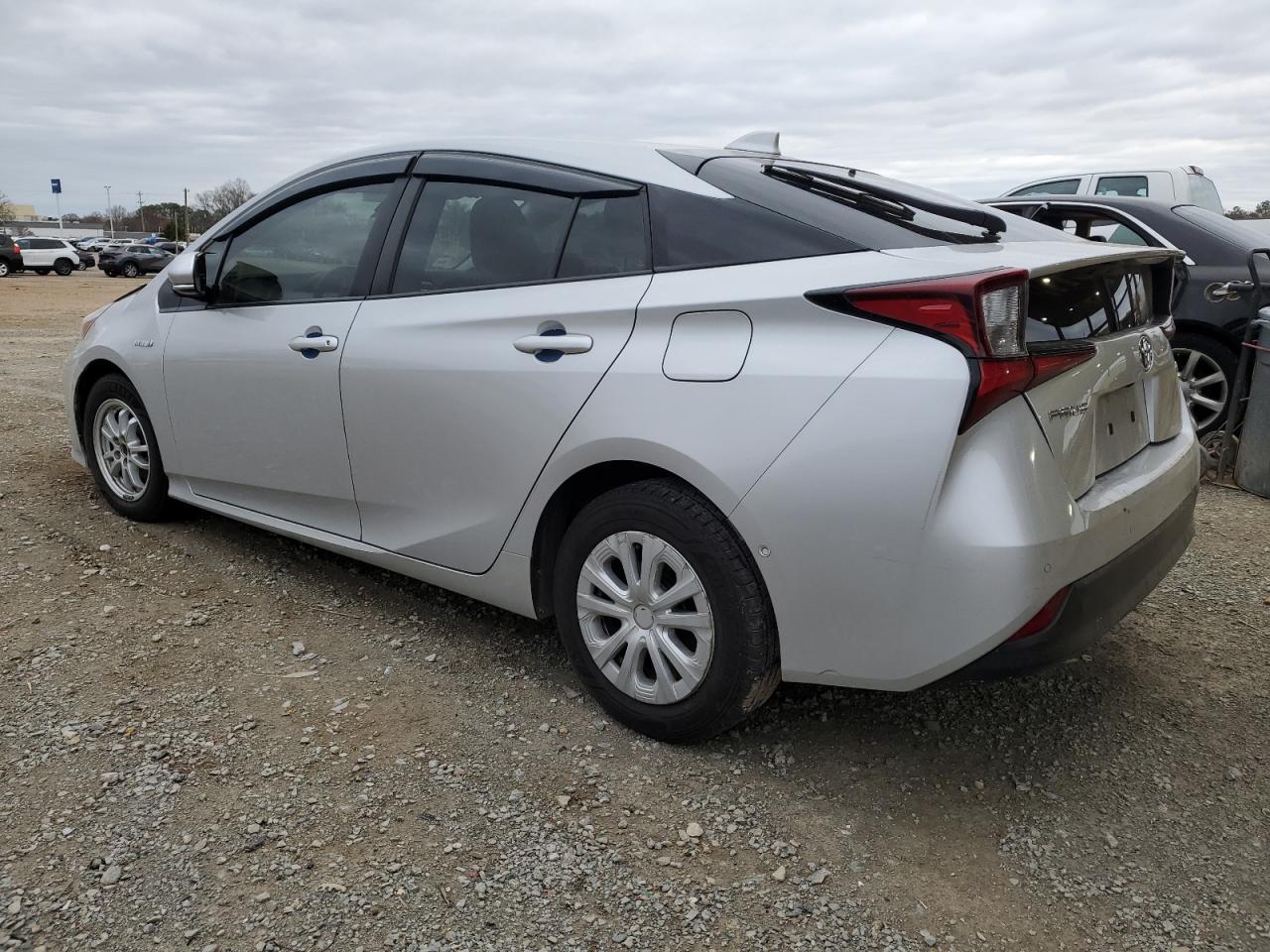 2020 Toyota Prius L - Фото 2