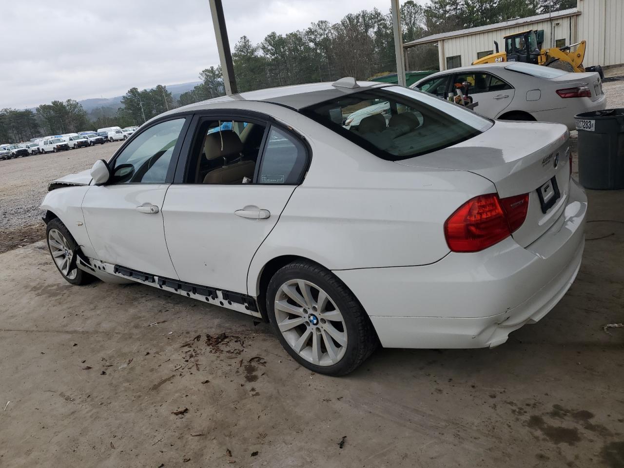 2011 BMW 328 I - Image 2