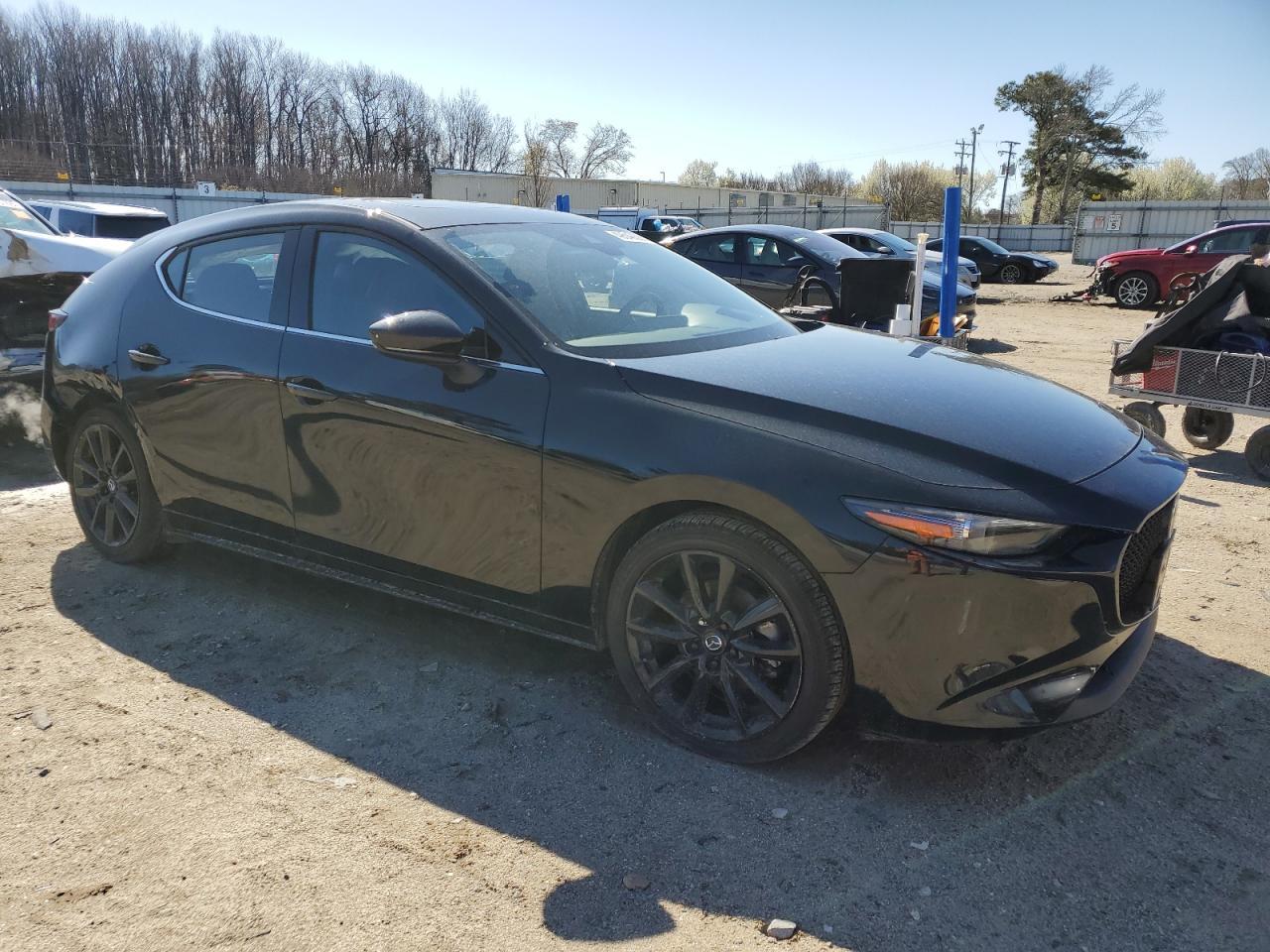 2023 Mazda 3 Premium - Фото 4