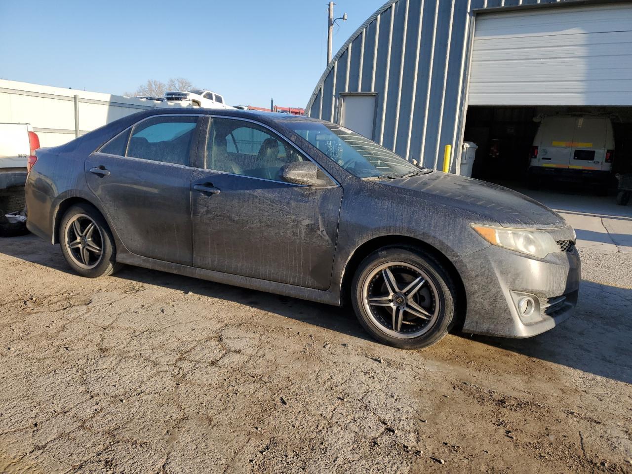 2012 Toyota Camry Se - Image 4
