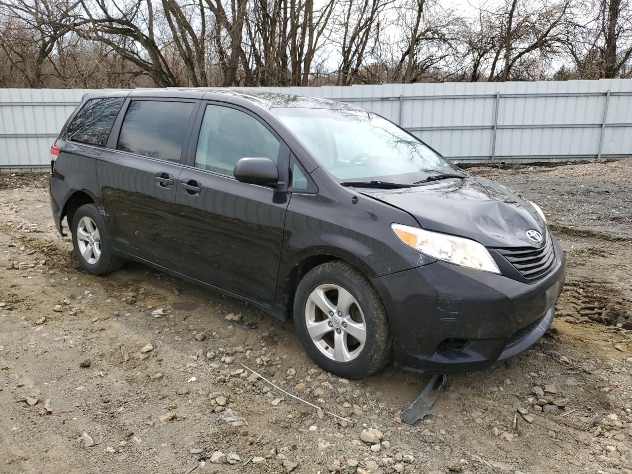 2014 Toyota Sienna - Фото 4