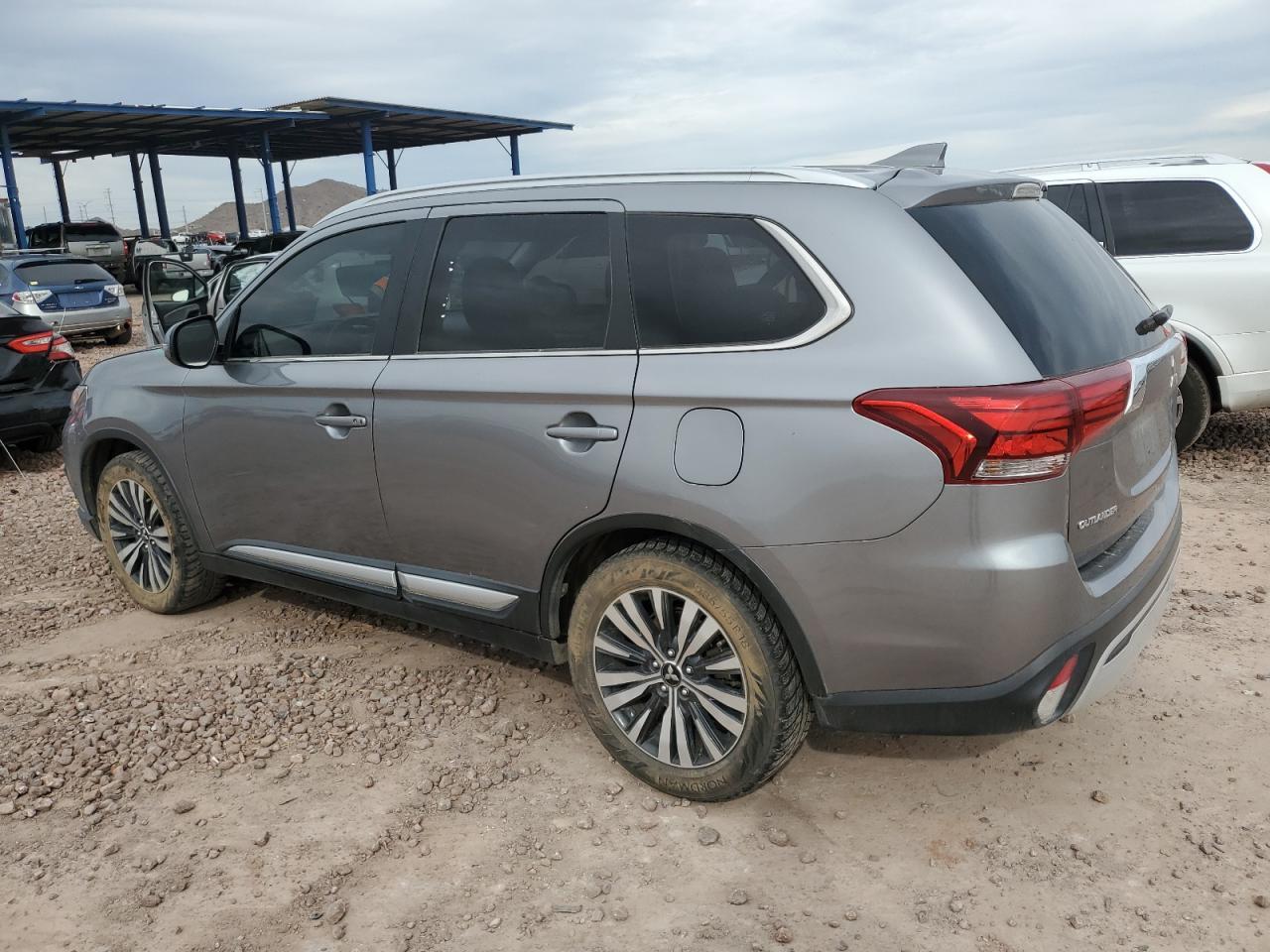 2020 Mitsubishi Outlander Se - Image 2