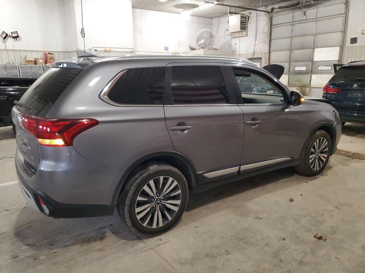 2020 Mitsubishi Outlander Se - Фото 3