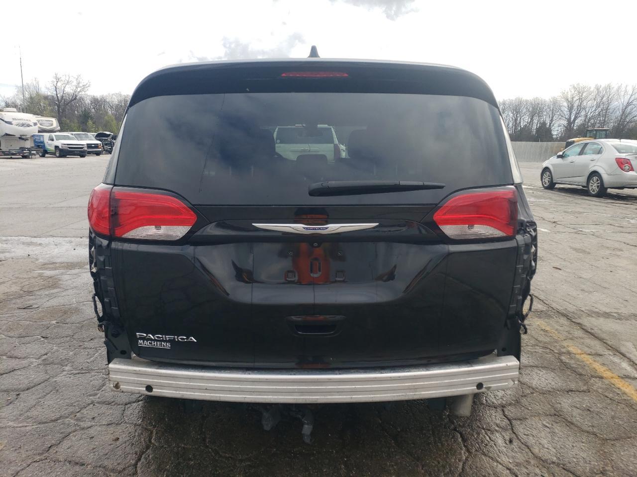2018 Chrysler Pacifica Lx - Image 6