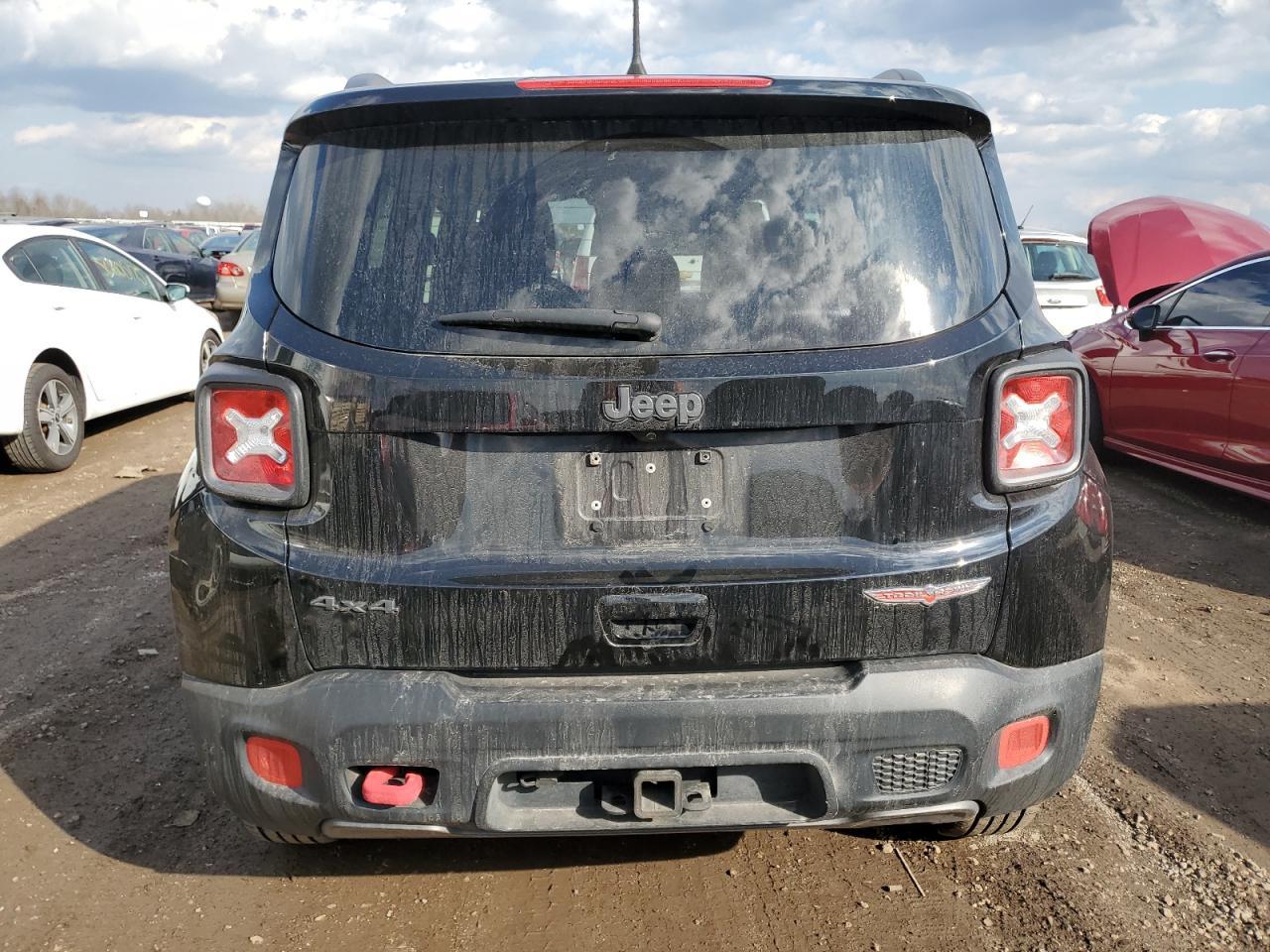 2018 Jeep Renegade Trailhawk - Image 6