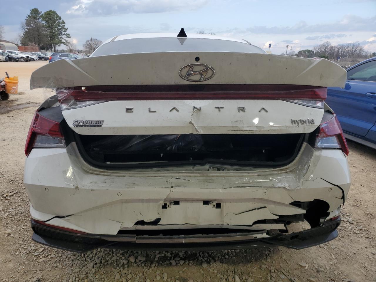 2023 Hyundai Elantra Limited - Image 6