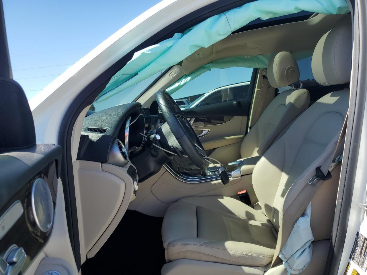 2020 Mercedes-Benz Glc 300 - Image 7