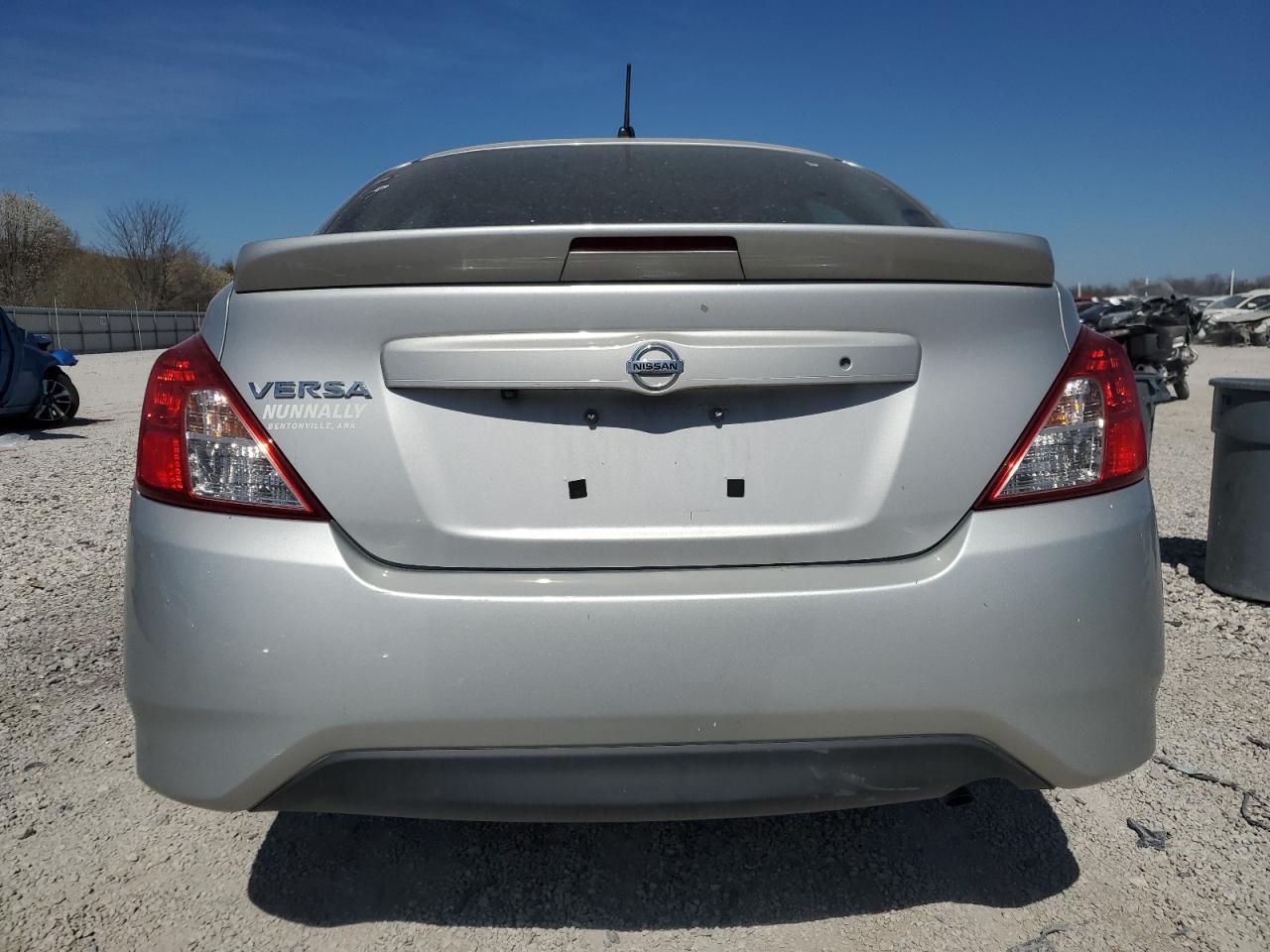 2019 Nissan Versa S - Фото 6