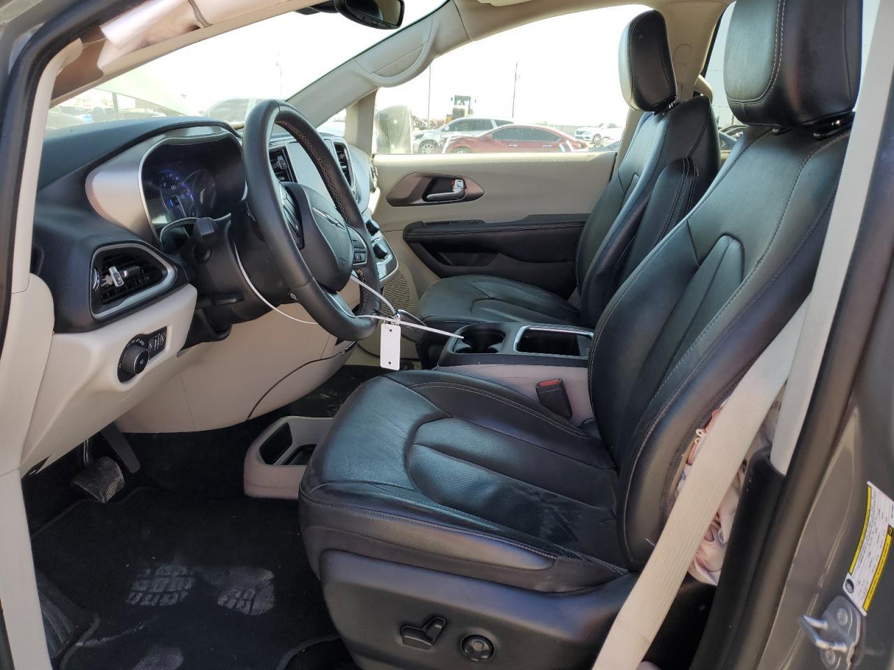 2022 Chrysler Pacifica Touring L - Image 7