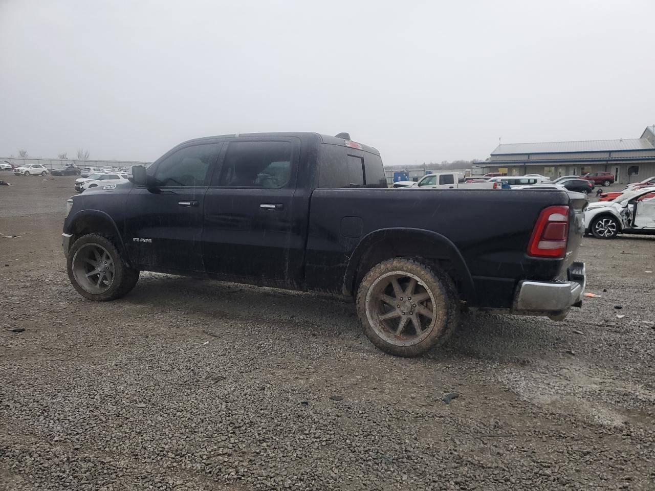 2019 Ram 1500 Laramie - Фото 2