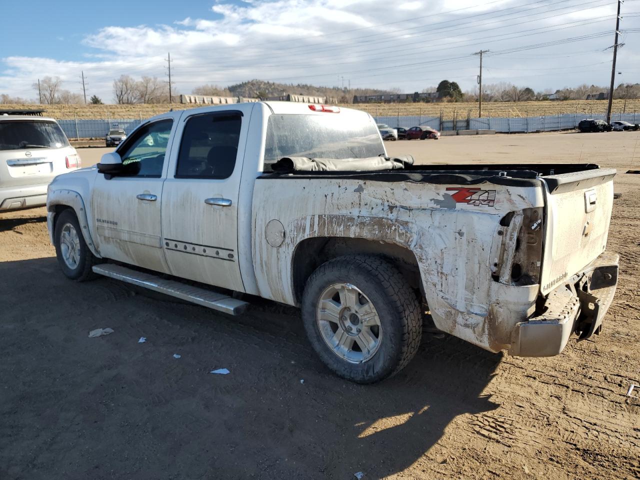 2013 Chevrolet 1500 - Image 2