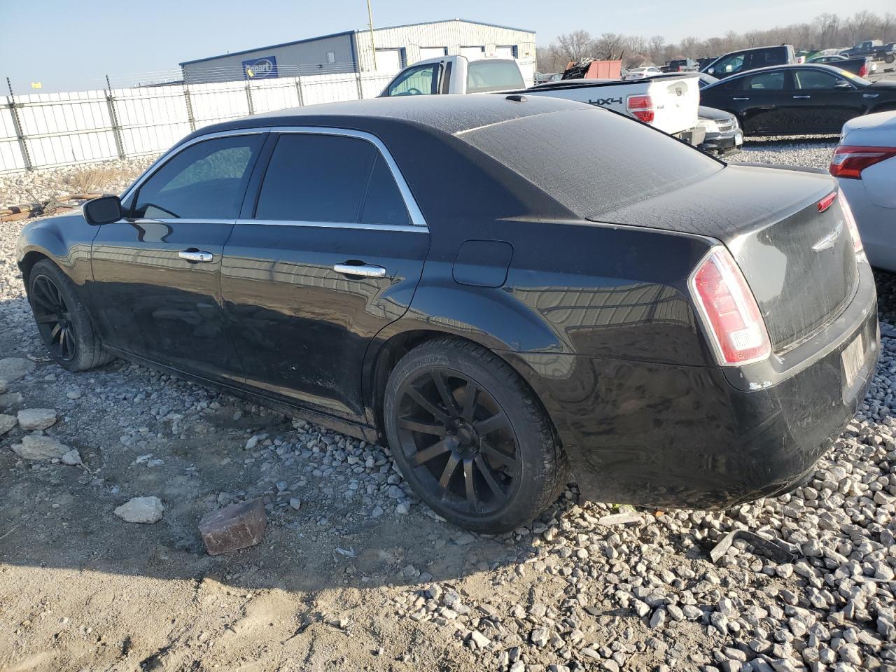 2012 Chrysler 300C - Фото 2