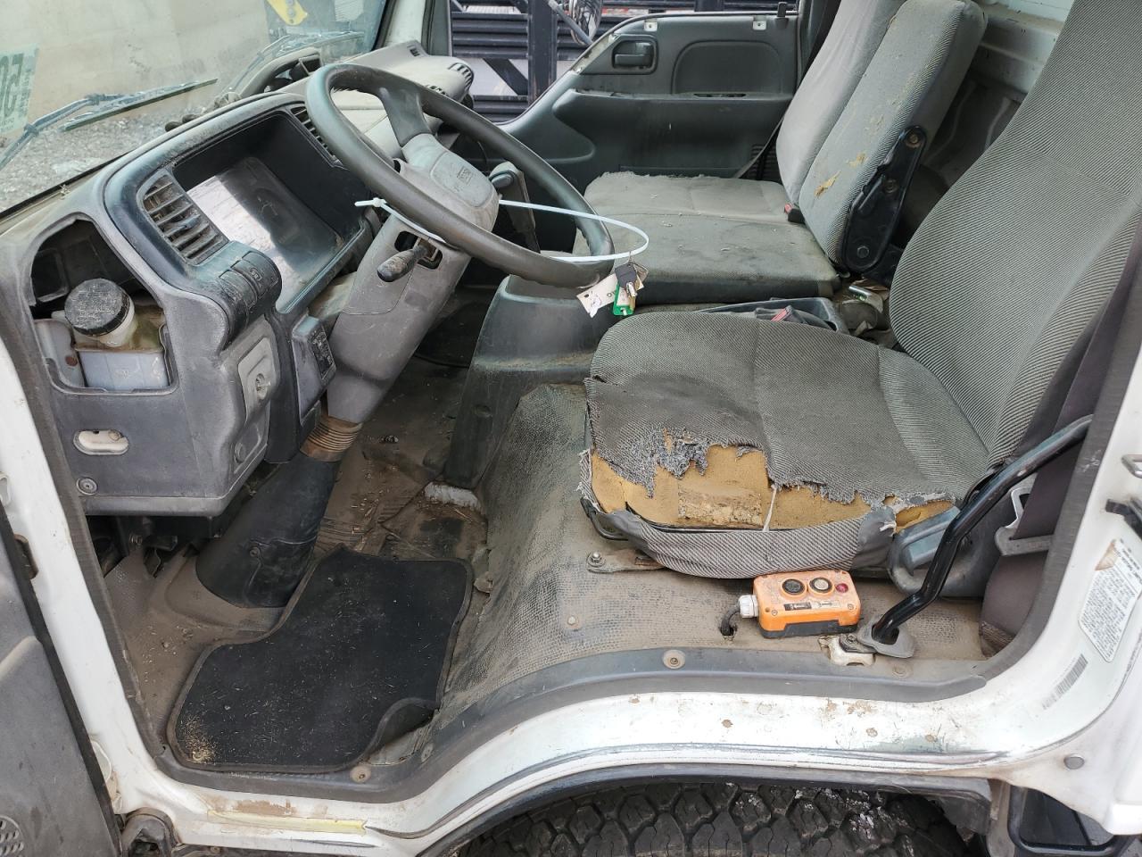 2004 Isuzu Npr - Фото 7