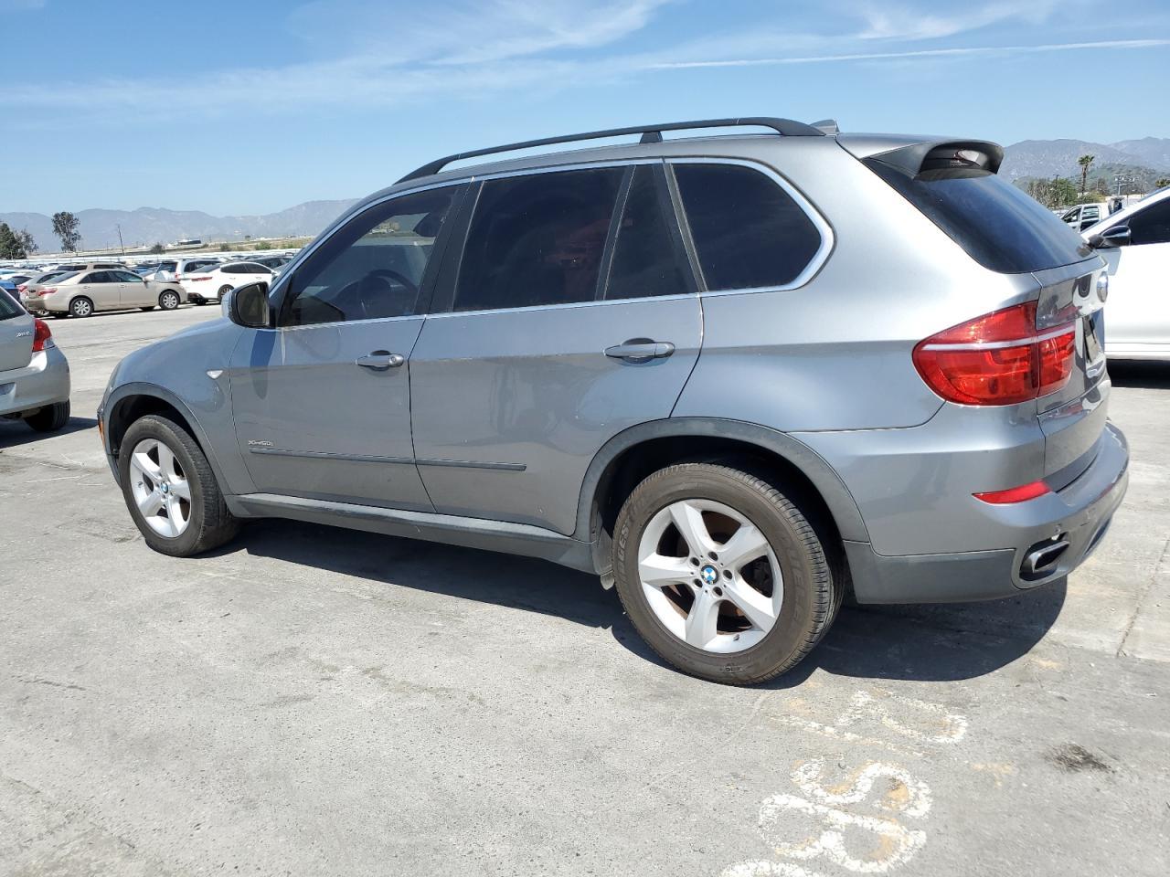 2011 BMW X5 xDrive50I - Image 2