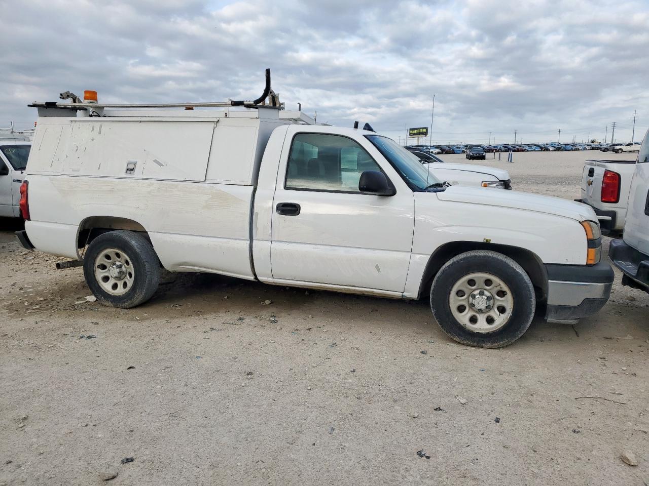 2006 Chevrolet Silverado C1500 - Image 4