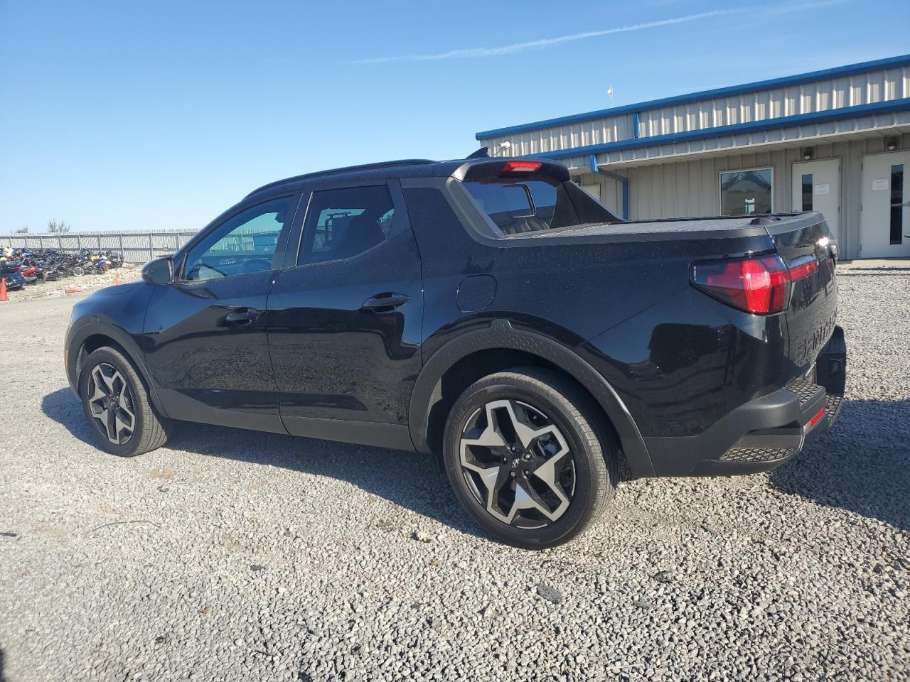 2024 Hyundai Santa Cruz Limited - Image 2