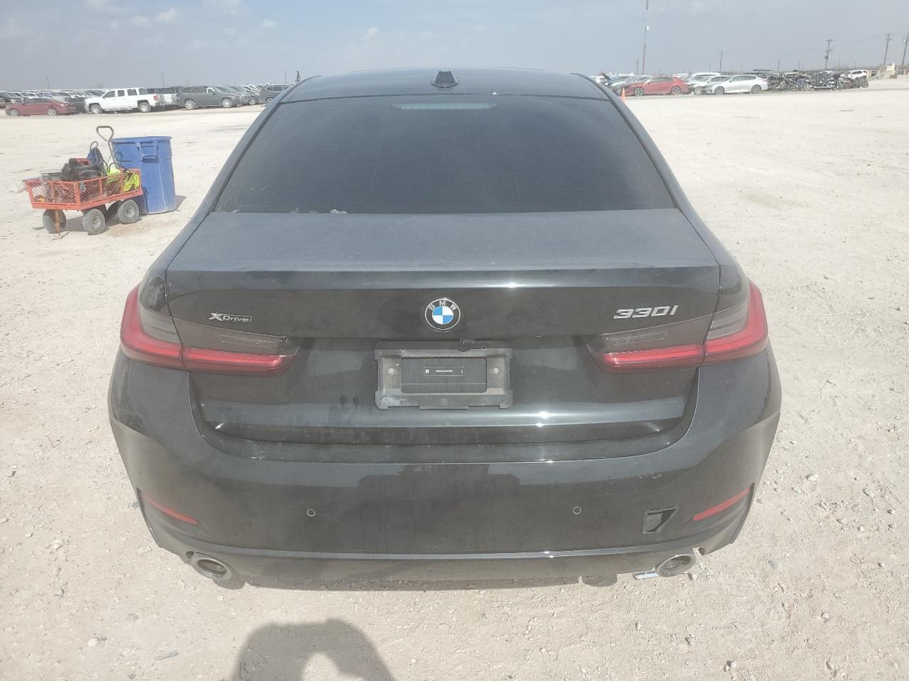 2024 BMW 330Xi - Фото 6