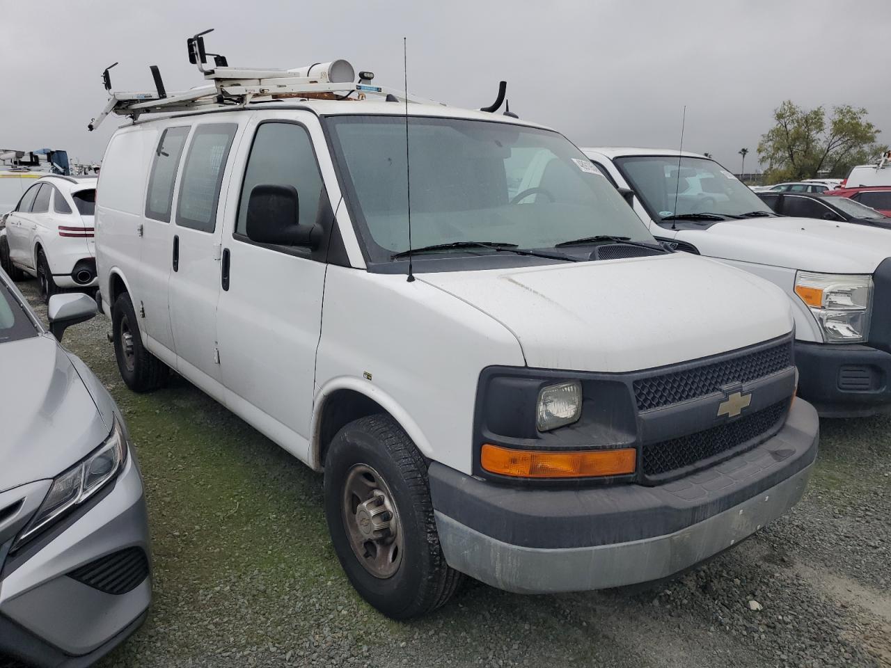 2014 Chevrolet Express G2500 - Image 4