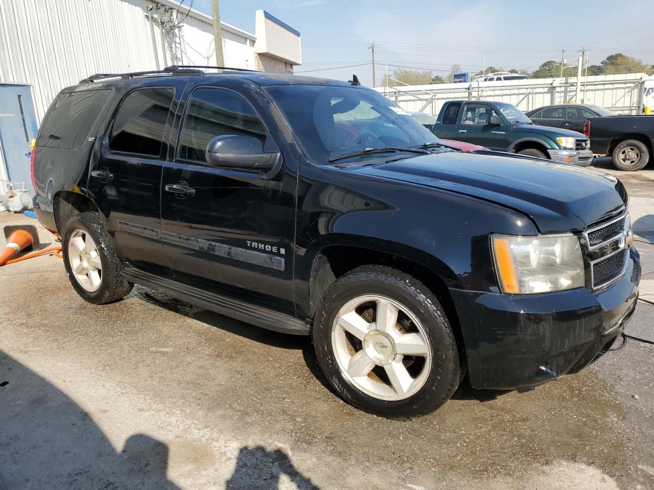 2007 Chevrolet Tahoe C1500 - Image 4