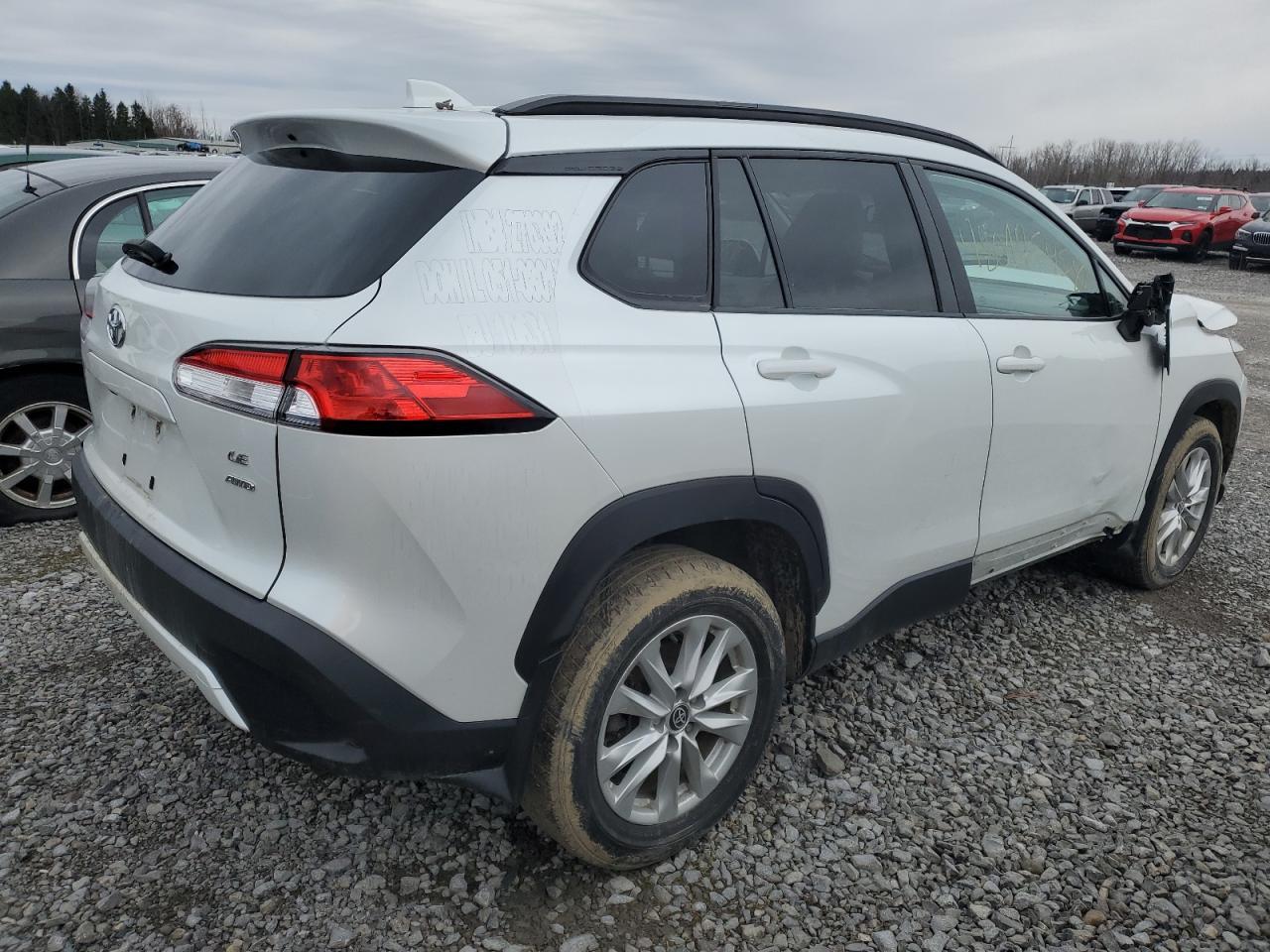 2022 Toyota Corolla Cross Le - Фото 3