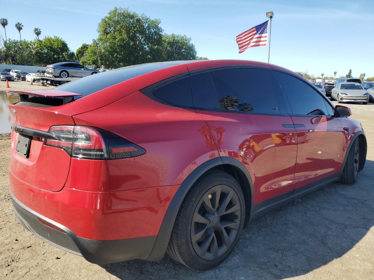 2022 Tesla Model X - Фото 3