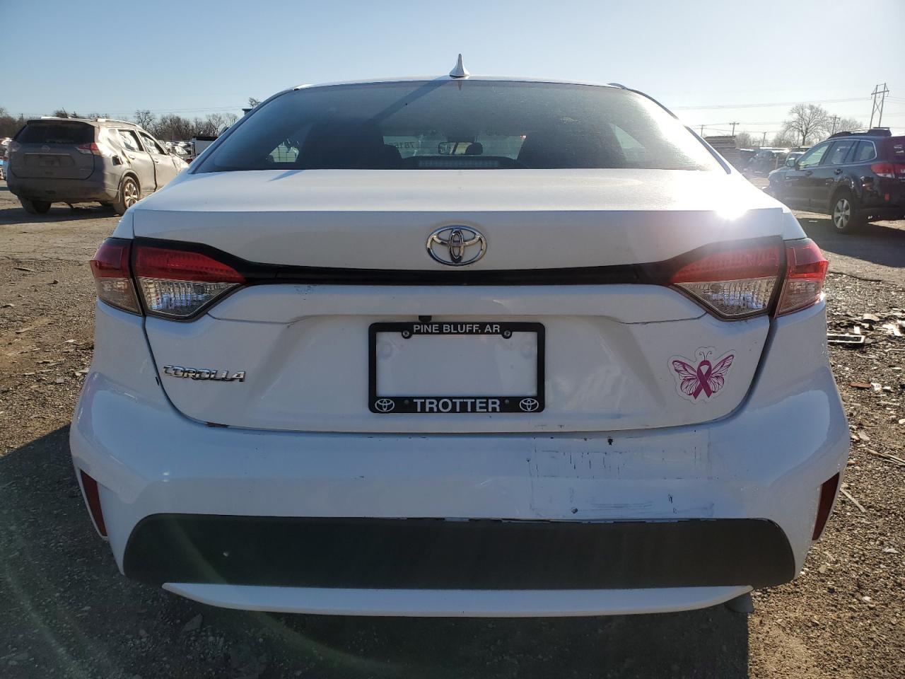 2022 Toyota Corolla Le - Image 6