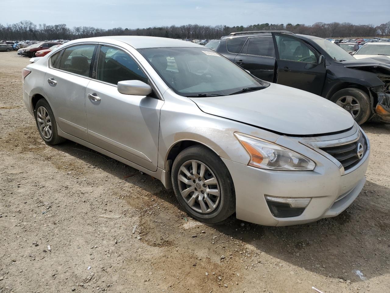 2015 Nissan Altima 2.5 - Image 4