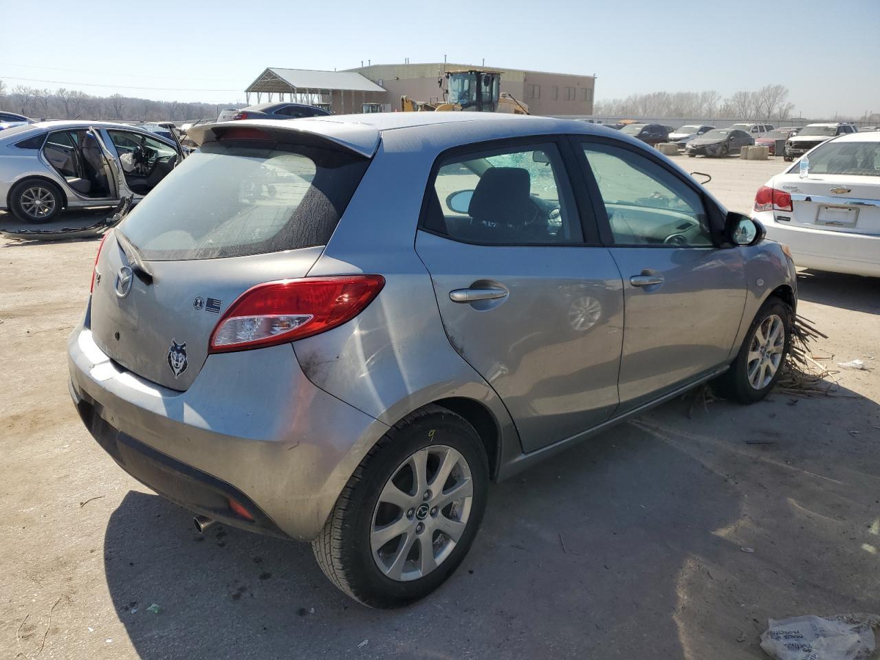 2013 Mazda Mazda2 - Фото 3