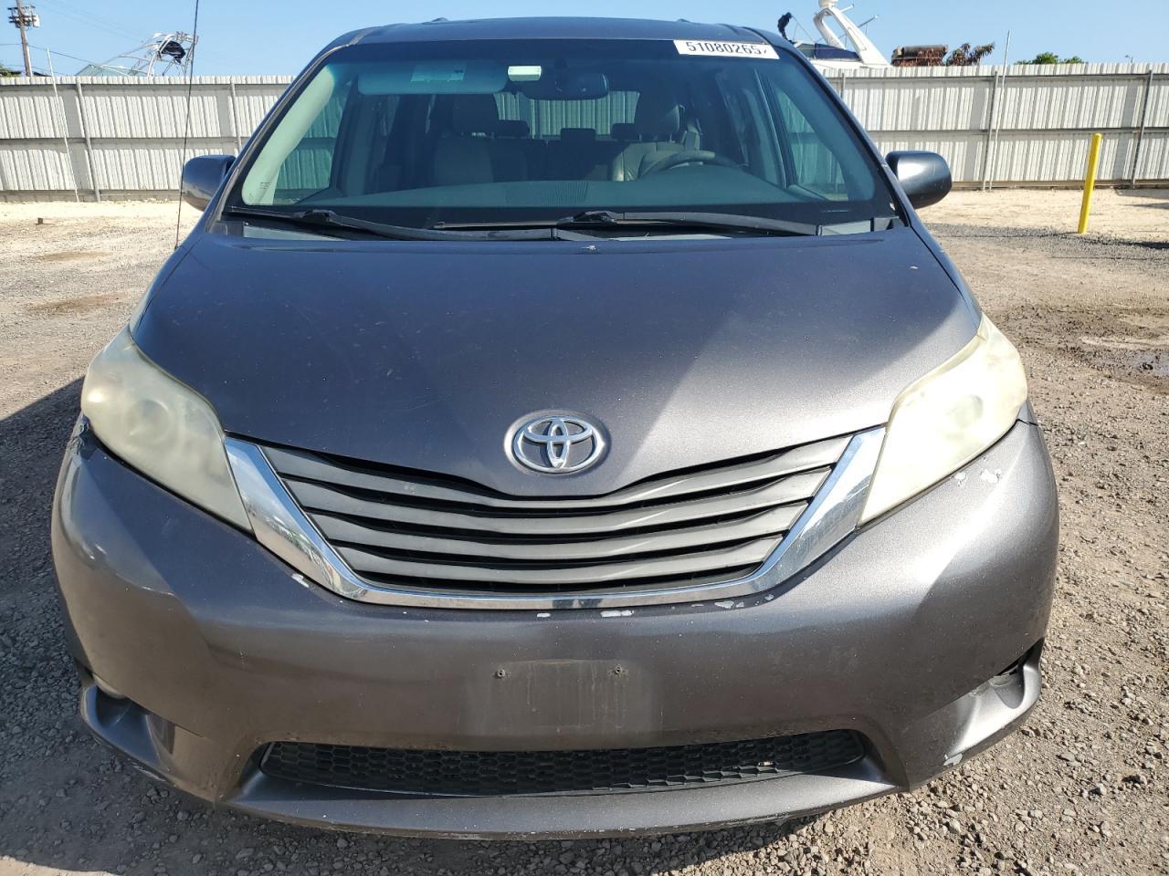 2012 Toyota Sienna Xle - Фото 5