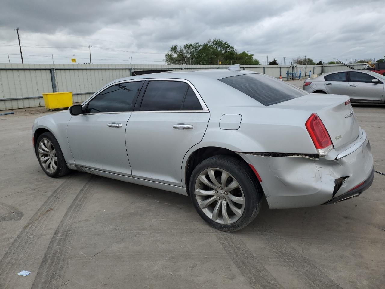 2020 Chrysler 300 Limited - Фото 2