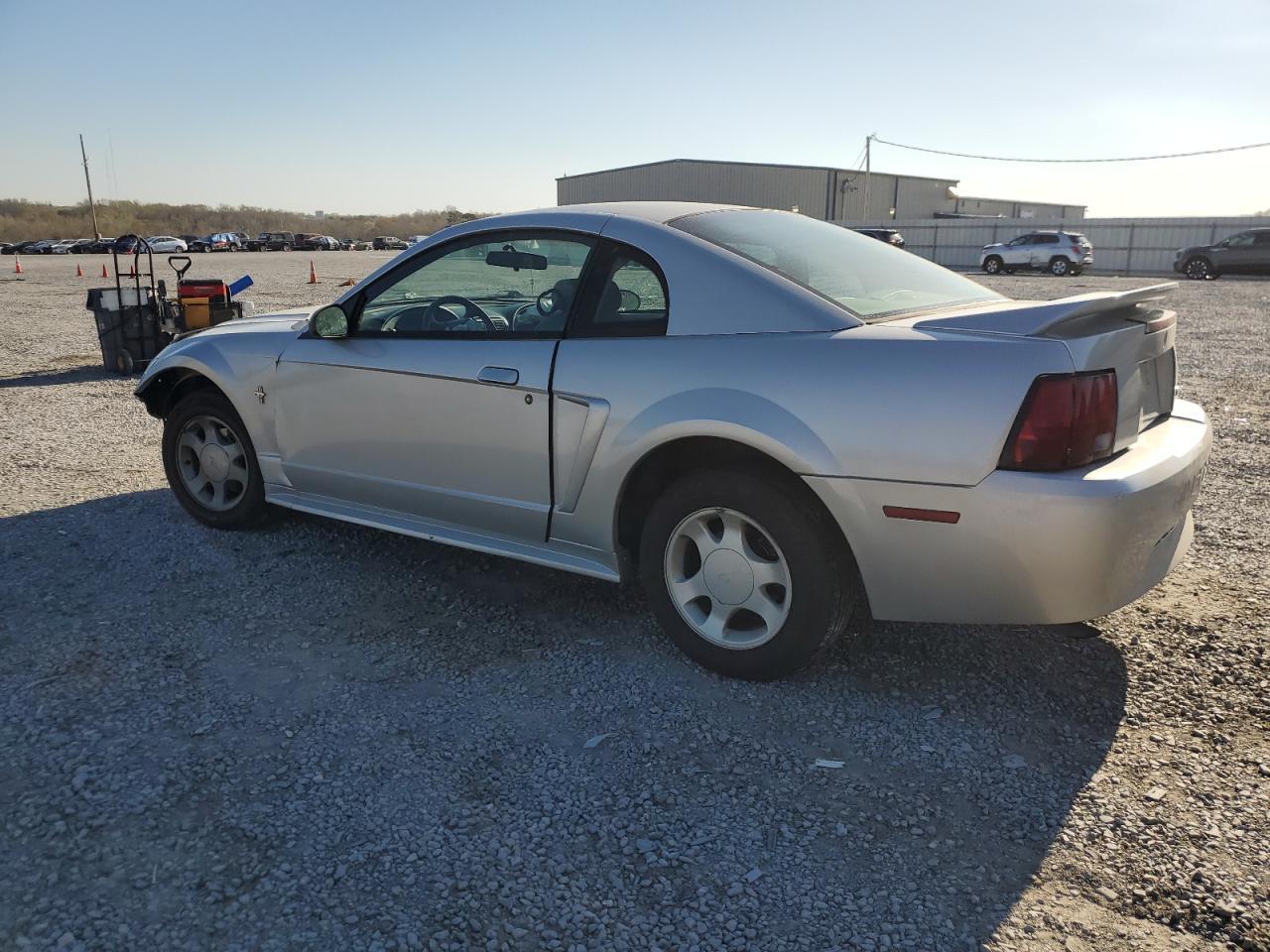 2000 Ford Mustang - Image 2