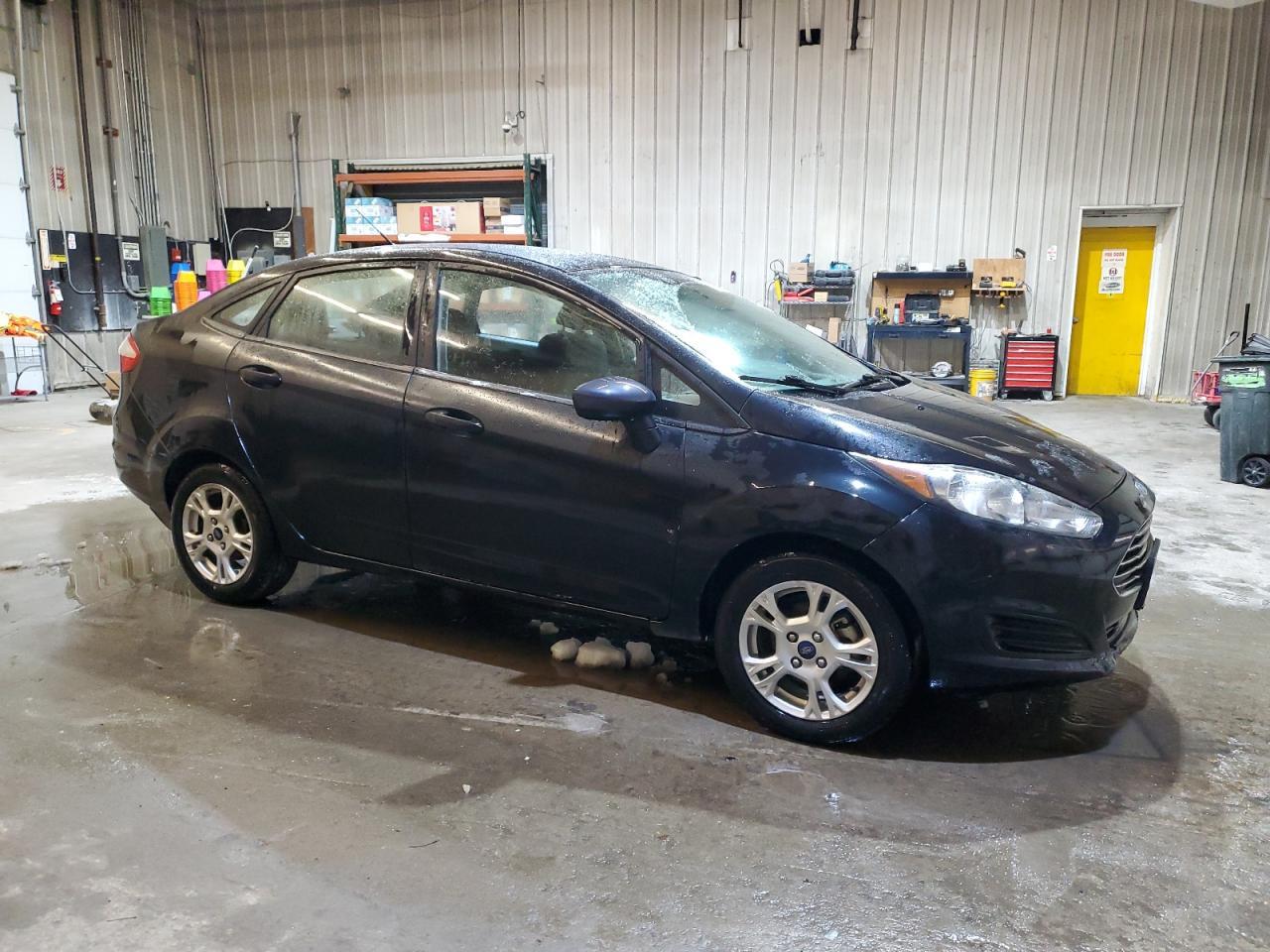 2014 Ford Fiesta Se - Фото 4