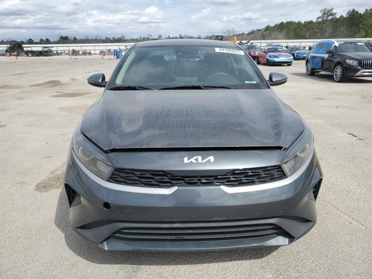 2022 Kia Forte Fe - Image 5