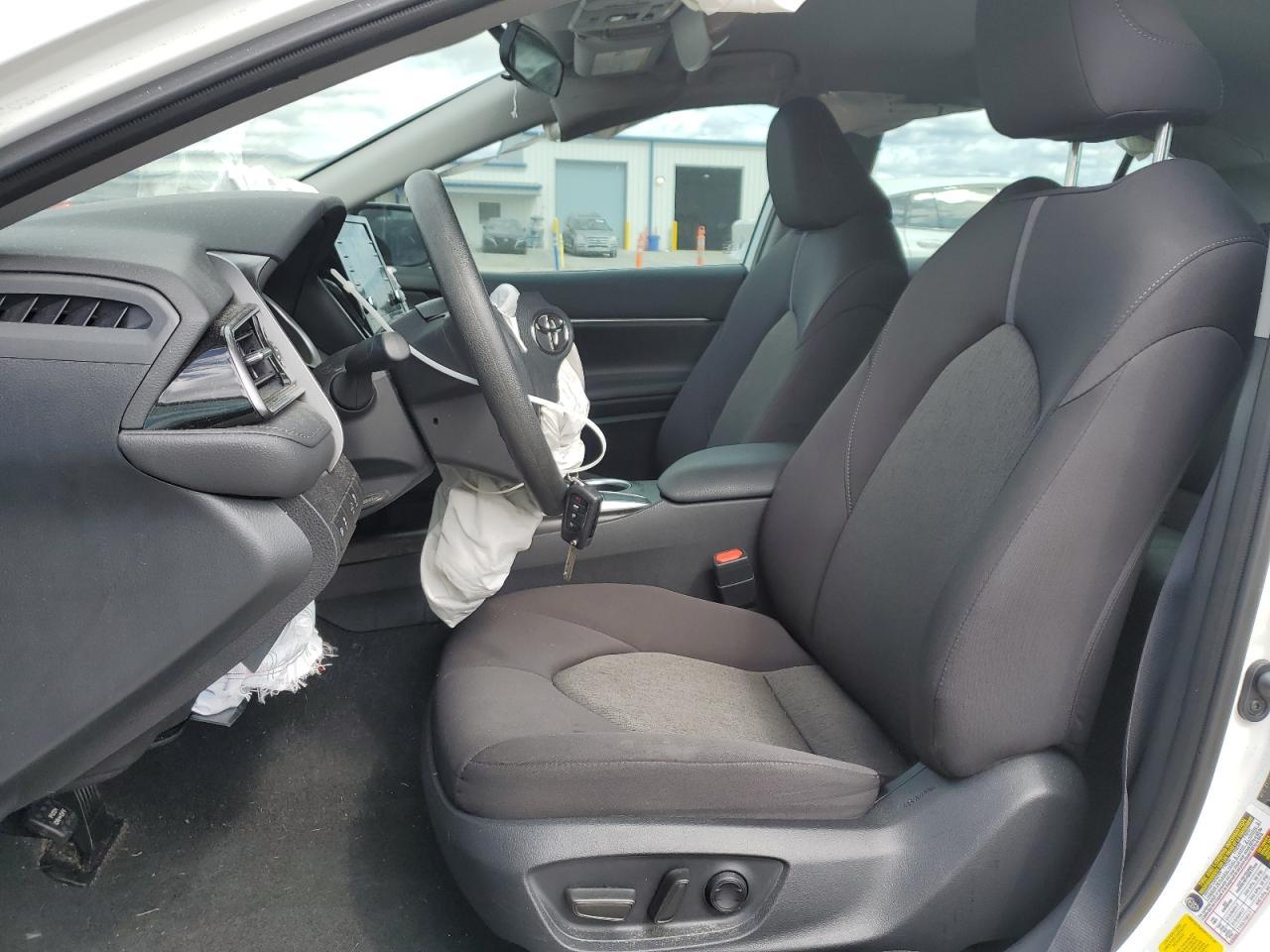 2023 Toyota Camry Le - Фото 7