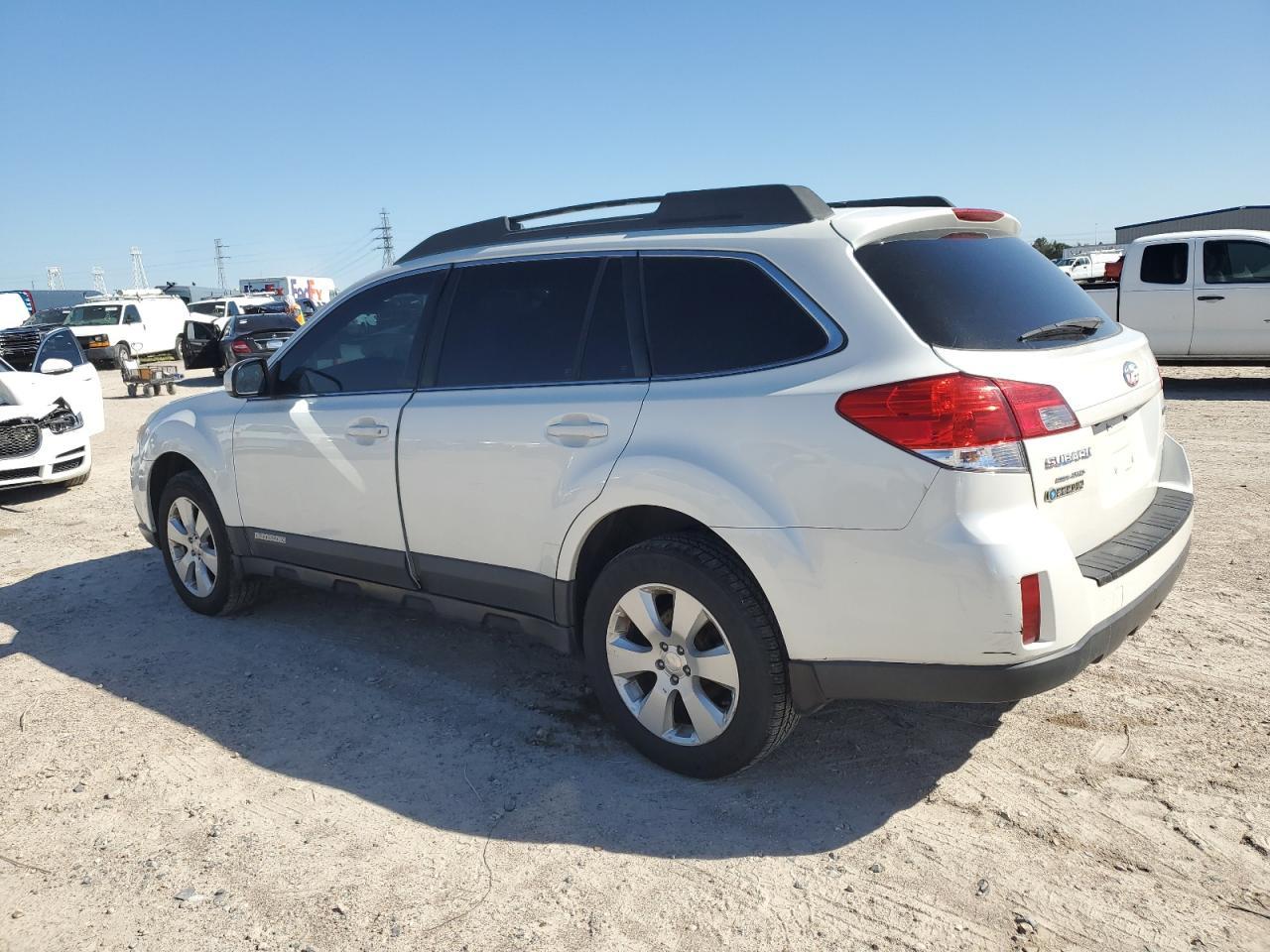 2011 Subaru Outback 2.5I Premium - Фото 2
