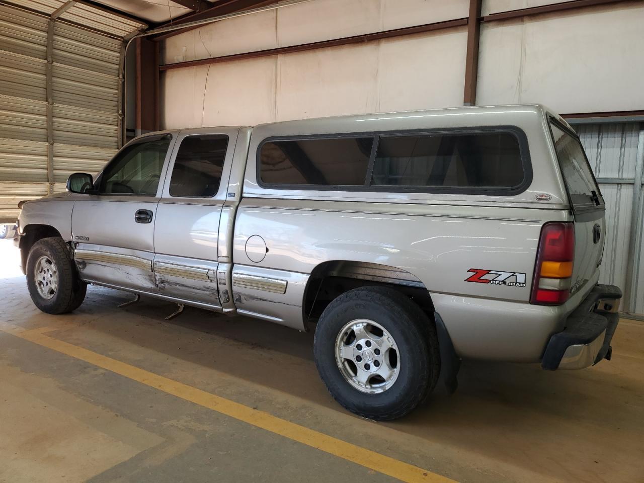2002 Chevrolet Silverado K1500 - Image 2
