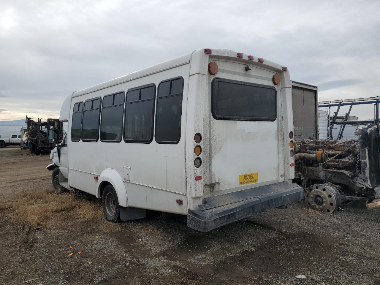 2019 Ford Econoline E450 Super Duty Cutaway Van - Image 3
