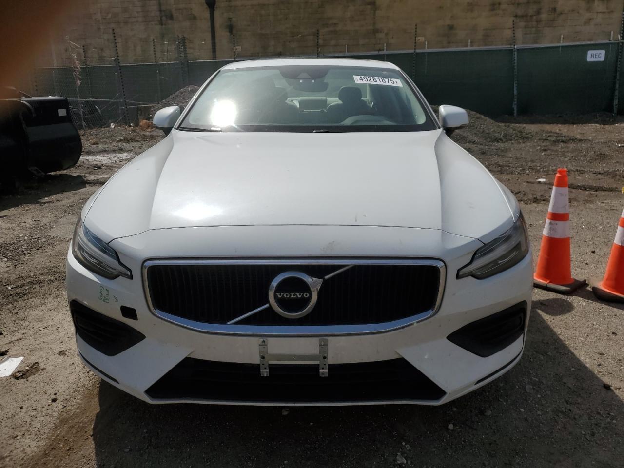 2020 Volvo S60 T6 Momentum - Фото 5