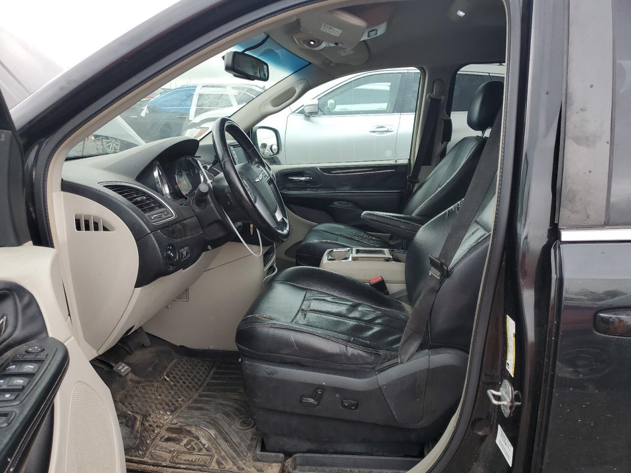 2012 Chrysler Town & Country Touring - Фото 7