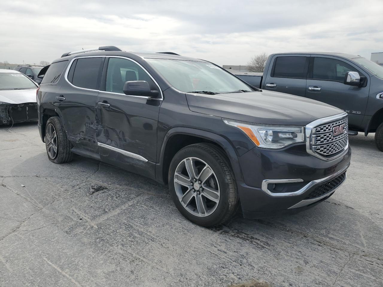 2017 GMC Acadia Denali - Фото 4