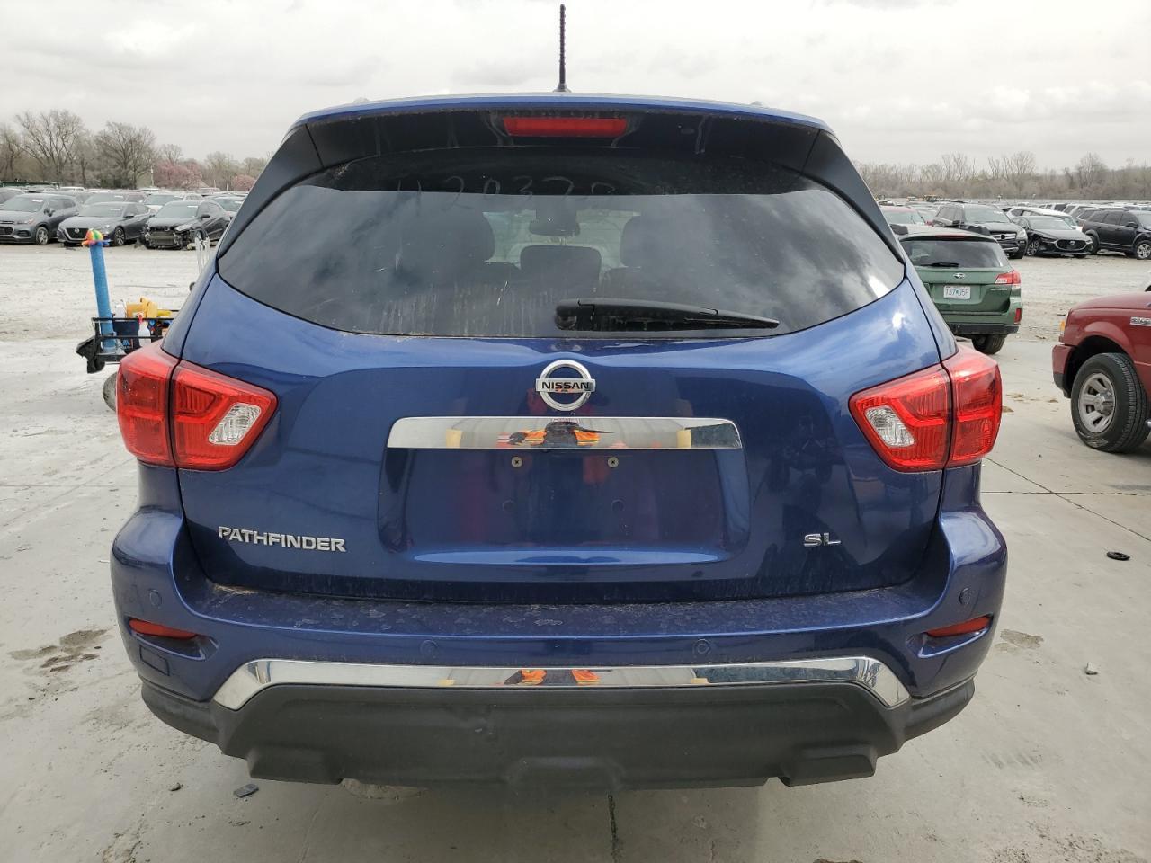 2018 Nissan Pathfinder S - Фото 6