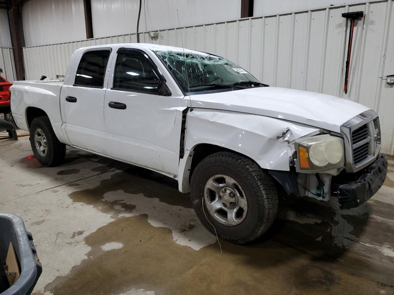2005 Dodge Dakota Quad - Image 4