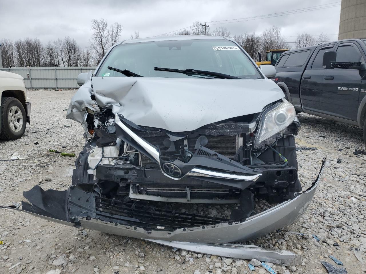 2020 Toyota Sienna Le - Image 5