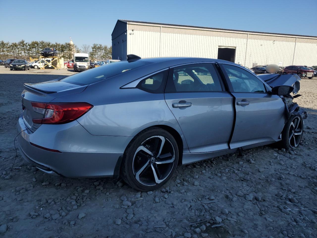 2022 Honda Accord Hybrid Sport - Image 3