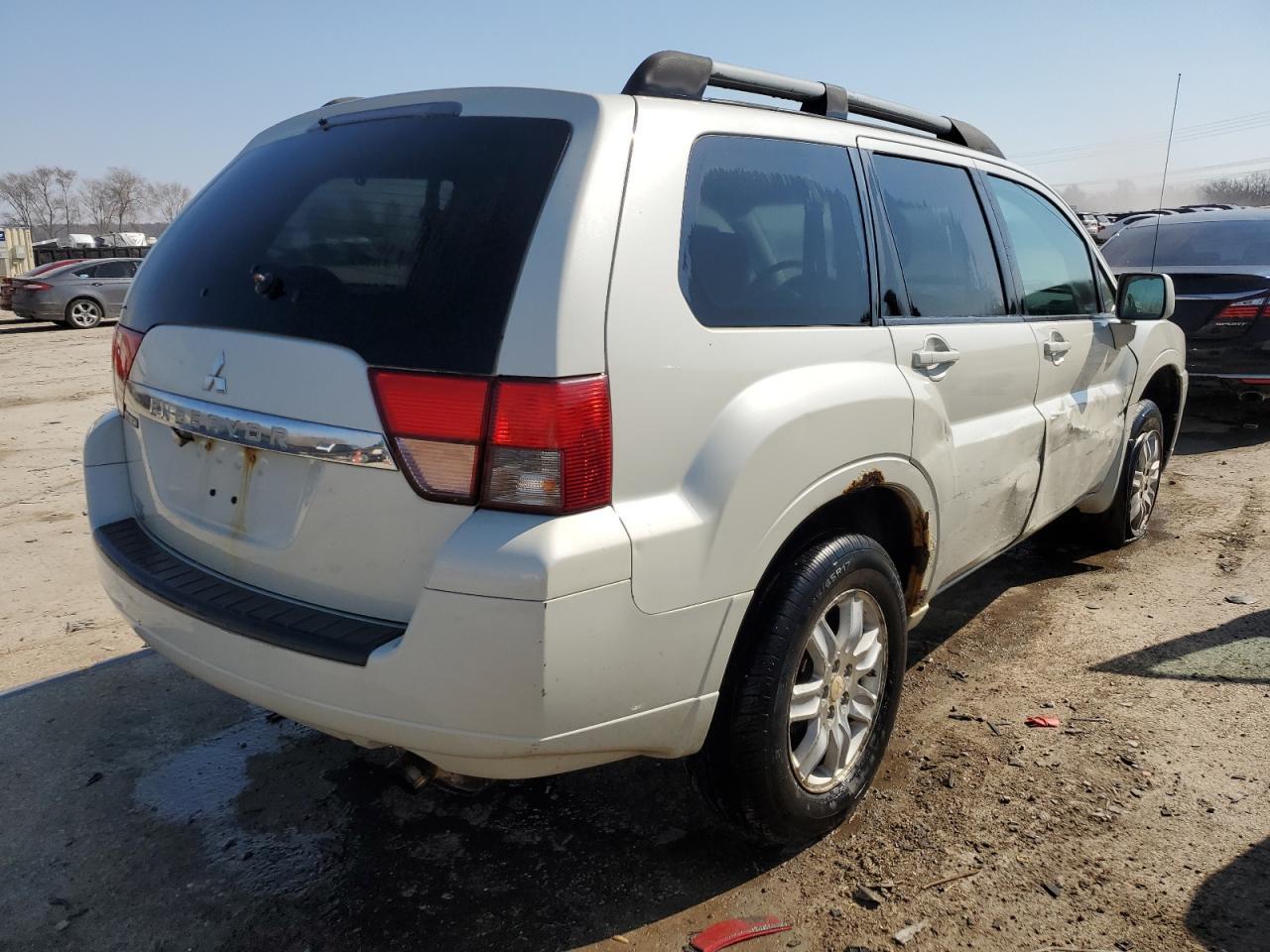 2010 Mitsubishi Endeavor Ls - Фото 3