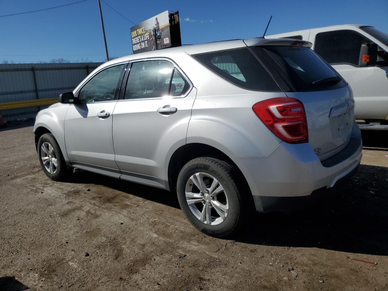 2016 Chevrolet Equinox Ls - Фото 2