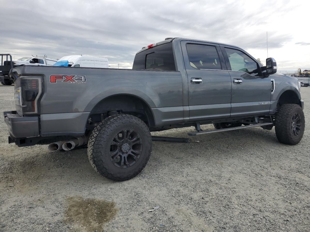 2020 Ford F350 Super Duty - Фото 3