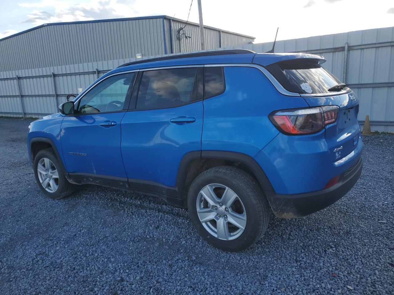 2022 Jeep Compass Latitude - Image 2