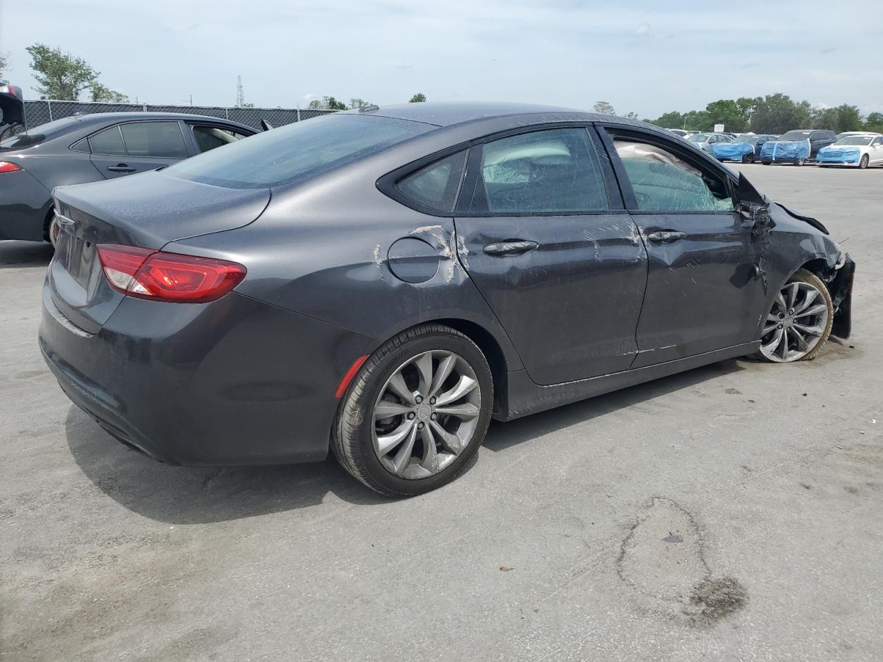 2016 Chrysler 200 S - Image 3